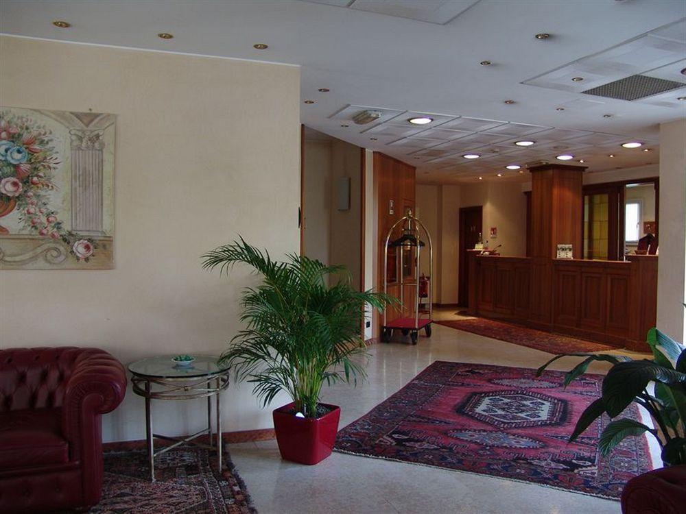 Hotel Visconti Melzo Exterior photo