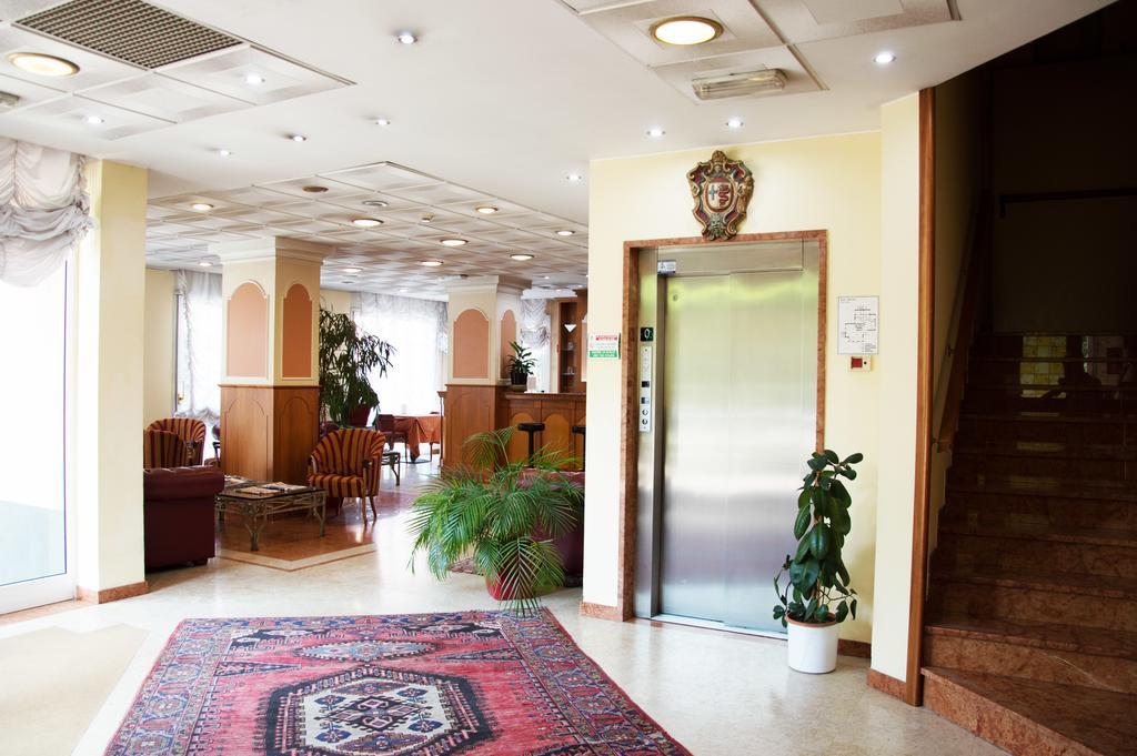 Hotel Visconti Melzo Exterior photo
